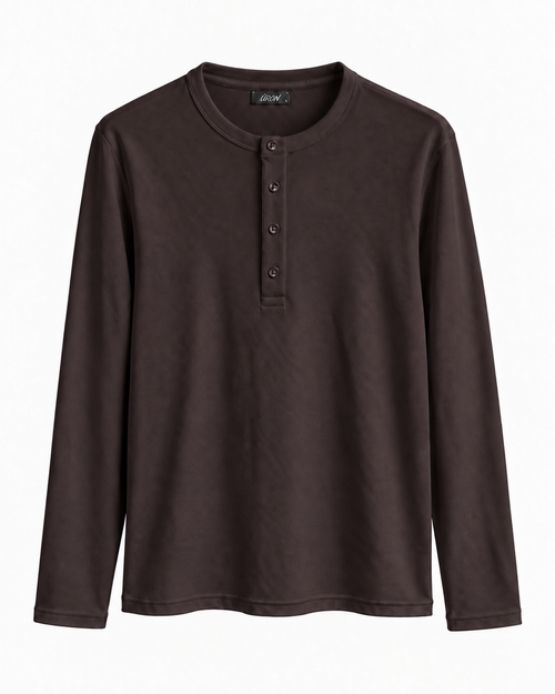 ÜRON Signature Henley in tiefem Espressobraun – langärmliges Herren-Henley mit Vier-Knopf-Leiste, Vorderansicht.